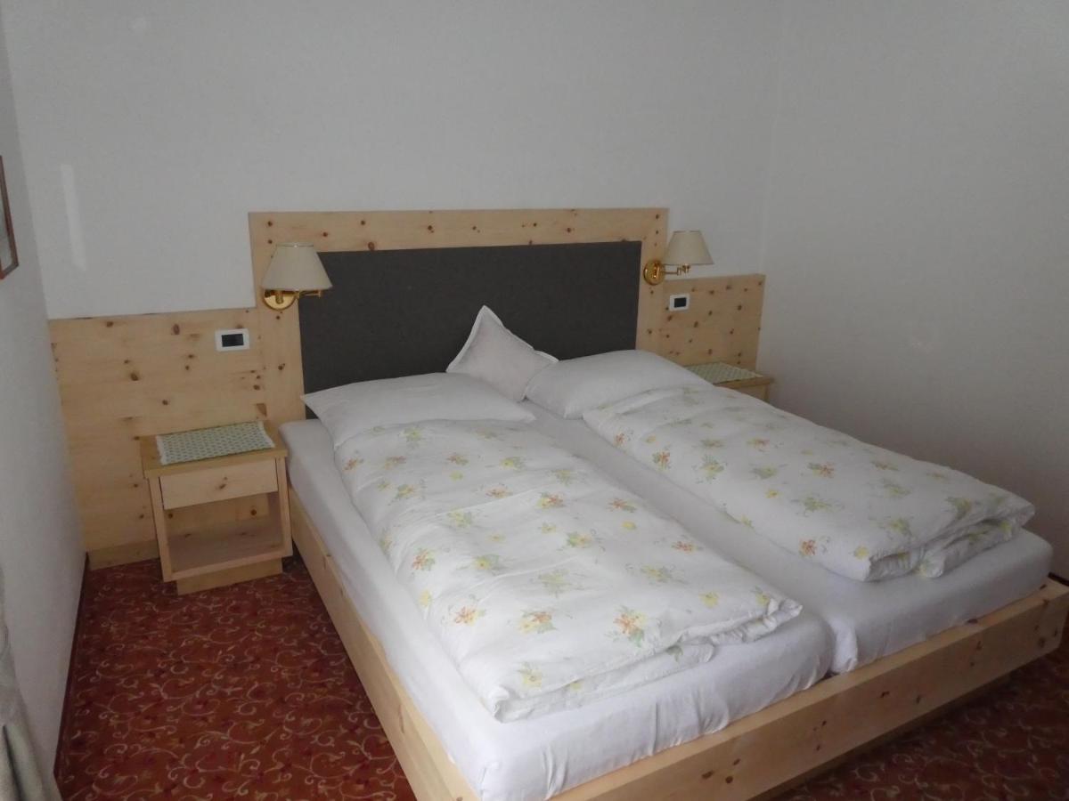 Garni Flurida Bed & Breakfast Badia  Exterior photo